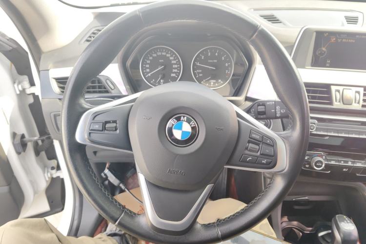 Used BMW X1 2016 sDrive18Li Fashion Model Steering Wheel
