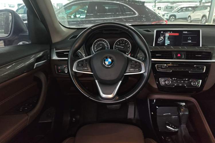 Used BMW X1 2016 xDrive20Li Luxury Model Steering Wheel