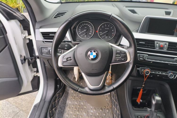 Used BMW X1 2016 sDrive18Li Fashion Model Steering Wheel