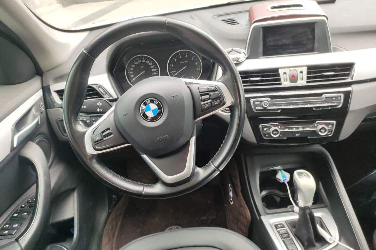 Used BMW X1 2016 sDrive18Li Fashion Model Steering Wheel