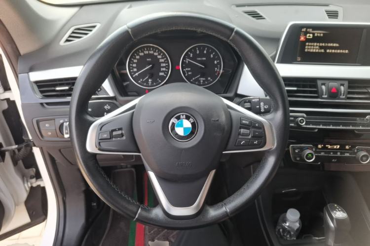 Used BMW X1 2016 sDrive18Li Fashion Model Steering Wheel