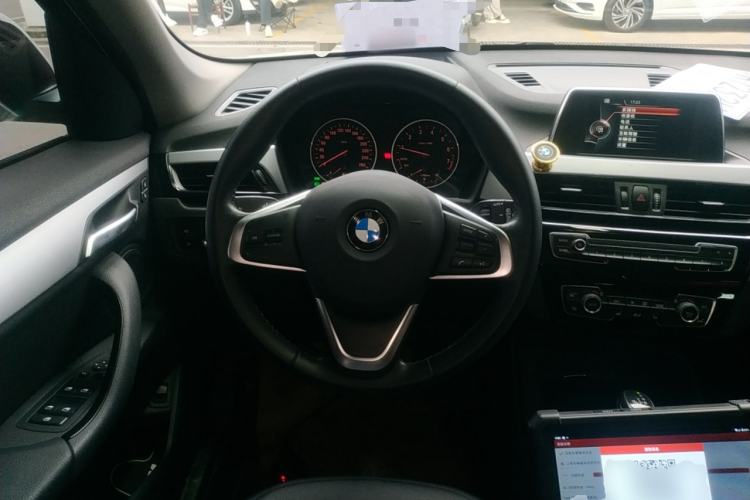 Used BMW X1 2016 sDrive18Li Premium Edition Steering Wheel