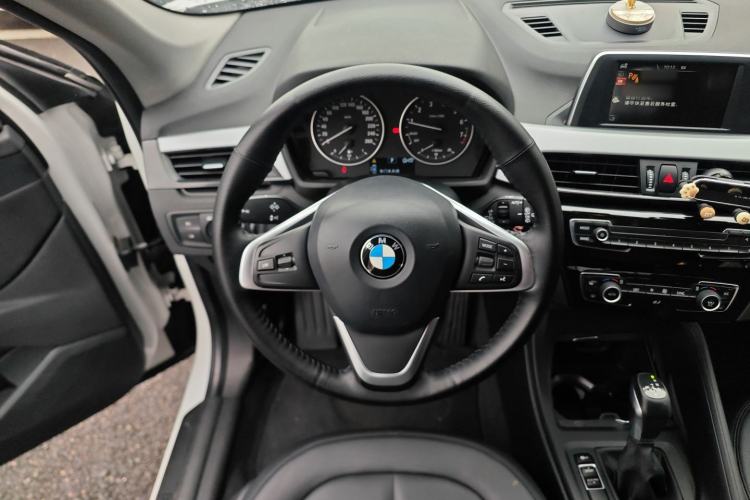 Used BMW X1 2016 sDrive18Li Fashion Model Steering Wheel