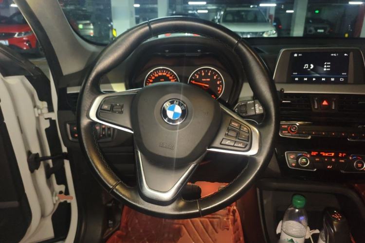 Used BMW X1 2016 sDrive18Li Fashion Model Steering Wheel