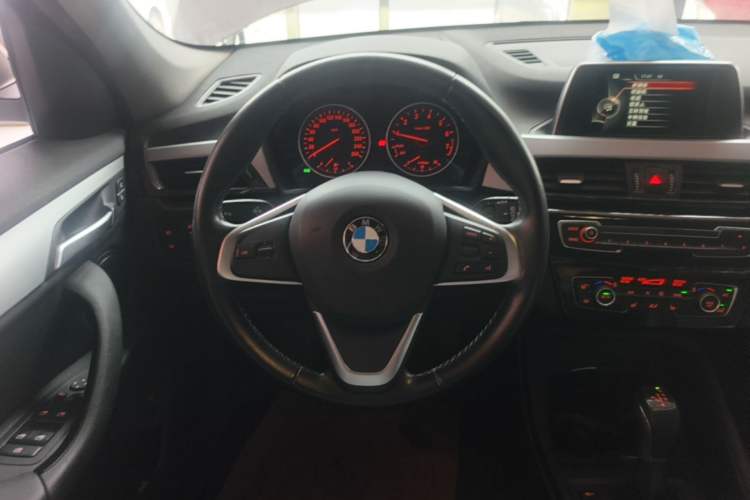 Used BMW X1 2016 sDrive18Li Premium Edition Steering Wheel