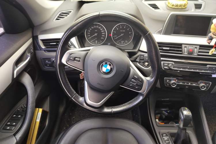 Used BMW X1 2016 sDrive18Li Fashion Model Steering Wheel