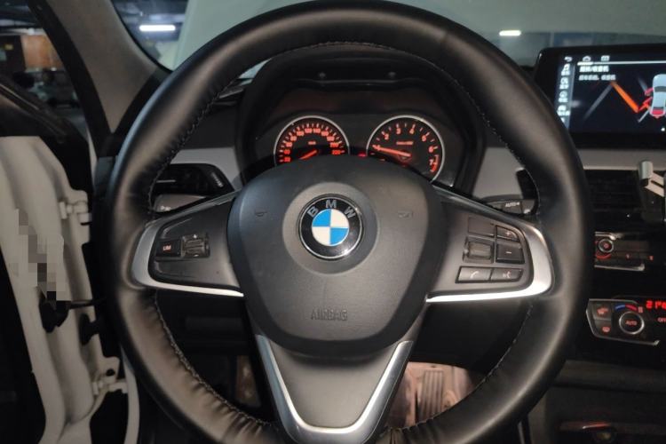 Used BMW X1 2016 sDrive18Li Fashion Model Steering Wheel