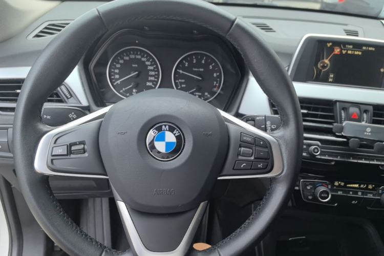 Used BMW X1 2016 sDrive18Li Fashion Model Steering Wheel