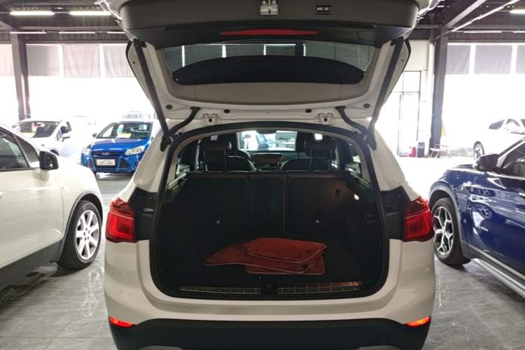 Used BMW X1 2016 sDrive20Li Luxury Model Trunk
