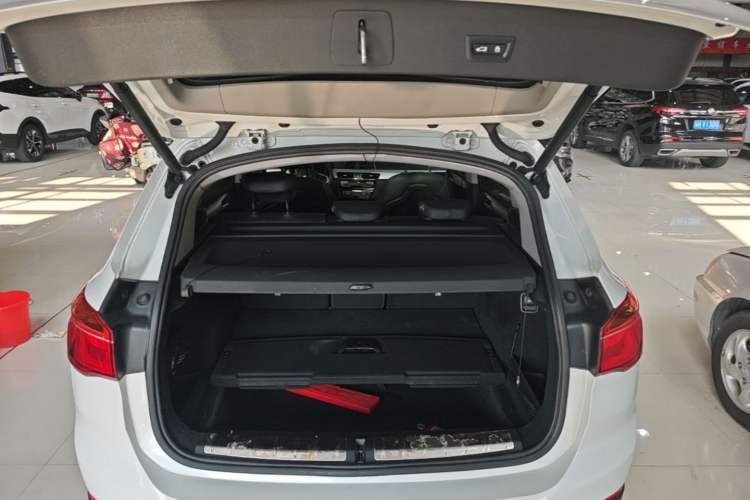 Used BMW X1 2016 sDrive18Li Premium Edition Trunk