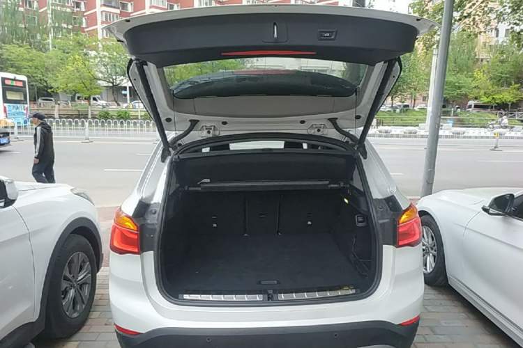 Used BMW X1 2016 sDrive18Li Premium Edition Trunk