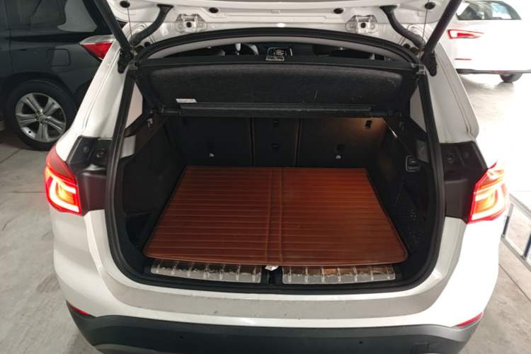 Used BMW X1 2016 sDrive20Li Luxury Model Trunk