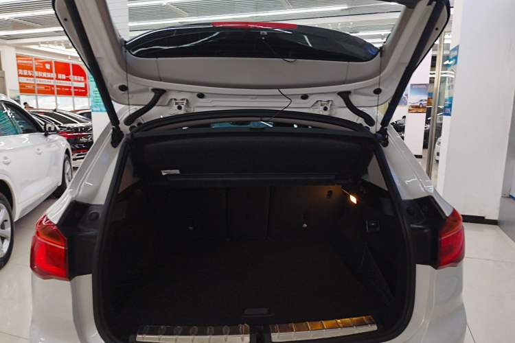Used BMW X1 2016 sDrive18Li Fashion Model Trunk