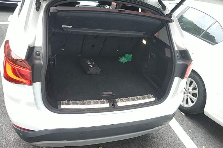 Used BMW X1 2016 sDrive18Li Fashion Model Trunk