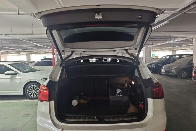 Used BMW X1 2016 sDrive18Li Fashion Model Trunk