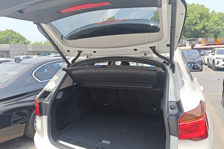 Used BMW X1 2016 sDrive18Li Premium Edition Trunk