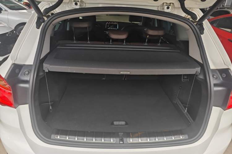 Used BMW X1 2016 xDrive20Li Luxury Model Trunk