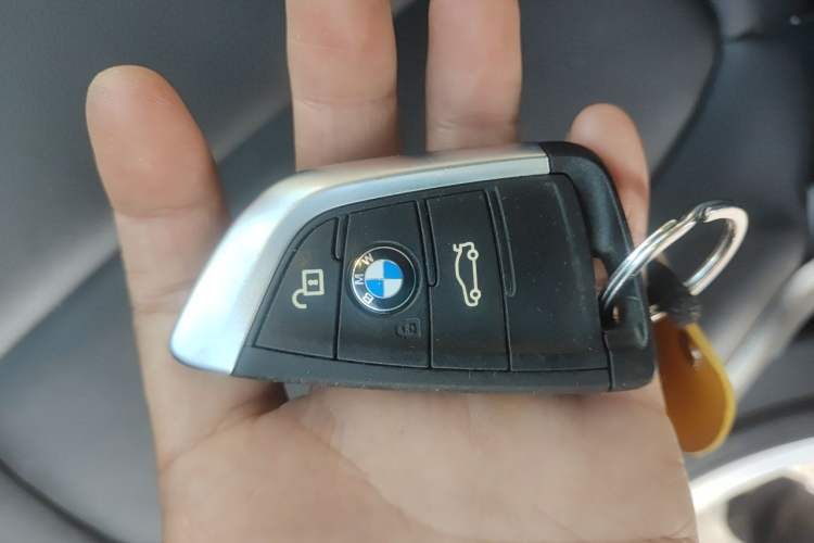 Used BMW X1 2016 sDrive18Li Premium Edition Vehicle Key