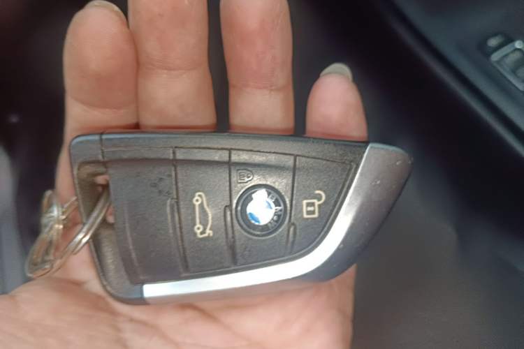 Used BMW X1 2016 sDrive18Li Premium Edition Vehicle Key