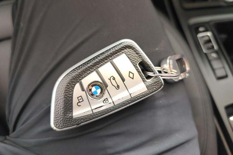 Used BMW X1 2016 sDrive18Li Premium Edition Vehicle Key