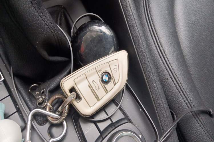 Used BMW X1 2016 sDrive18Li Premium Edition Vehicle Key