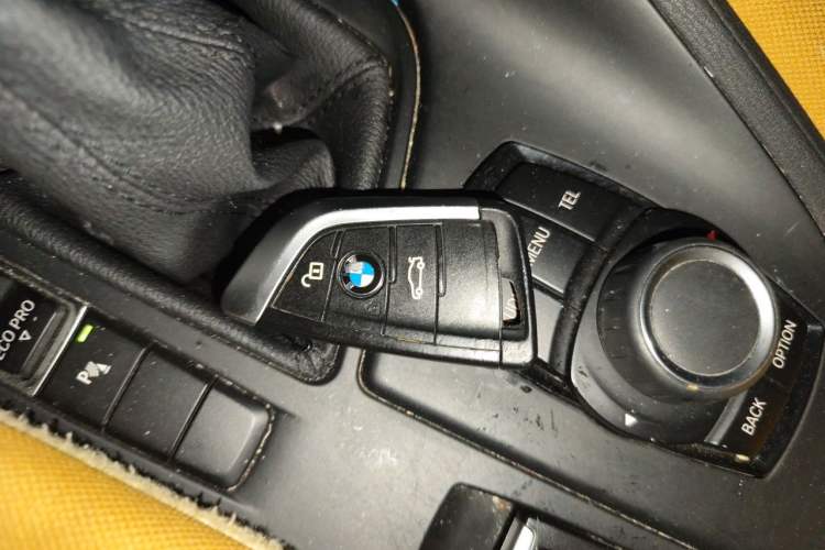 Used BMW X1 2016 sDrive18Li Premium Edition Vehicle Key