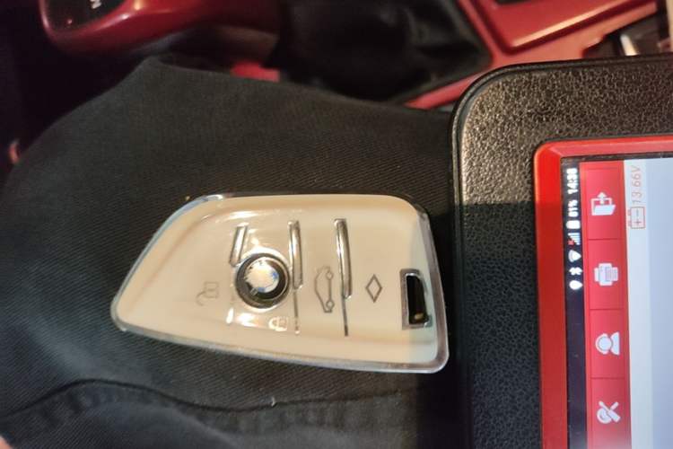 Used BMW X1 2016 sDrive18Li Premium Edition Vehicle Key