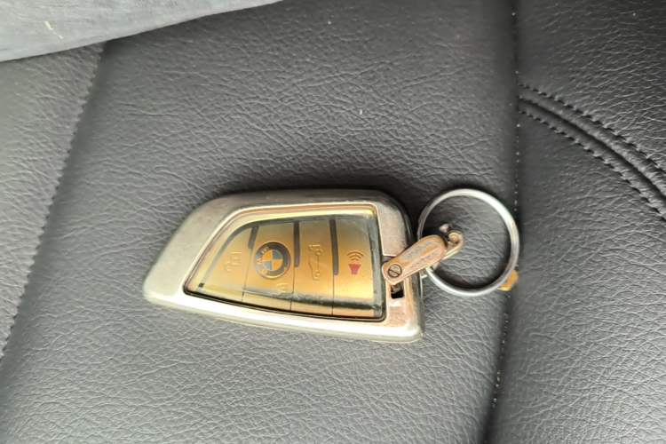 Used BMW X1 2016 sDrive18Li Premium Edition Vehicle Key