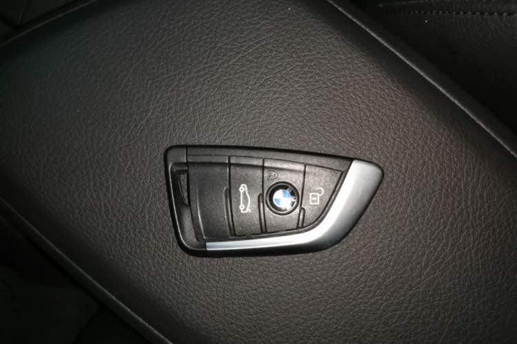 Used BMW X1 2016 sDrive18Li Premium Edition Vehicle Key