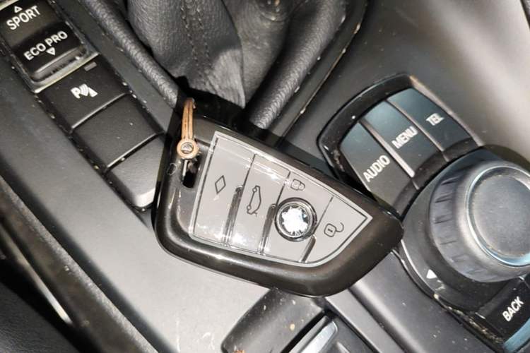 Used BMW X1 2016 sDrive18Li Premium Edition Vehicle Key