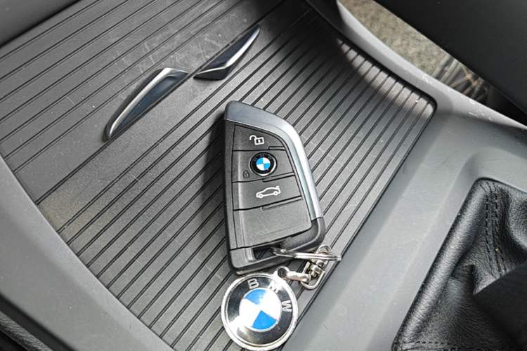 Used BMW X1 2016 sDrive18Li Premium Edition Vehicle Key