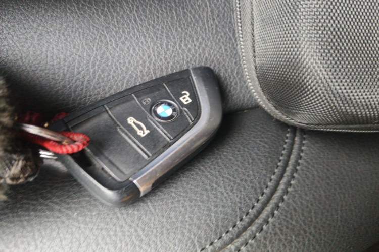 Used BMW X1 2016 sDrive18Li Premium Edition Vehicle Key