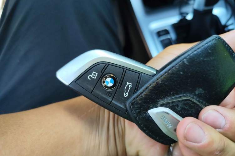 Used BMW X1 2016 sDrive18Li Premium Edition Vehicle Key