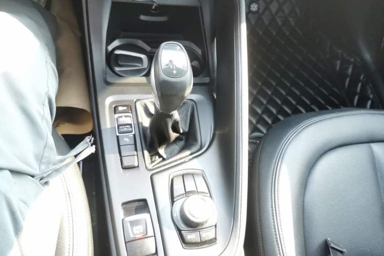 Used BMW X1 2016 sDrive18Li Premium Edition Gear Lever