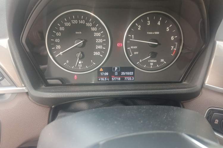 Used BMW X1 2016 sDrive20Li Luxury Model Odometer Close Up