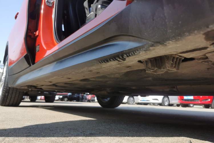 Used BMW X1 2016 sDrive18Li Premium Edition Right Side Sill