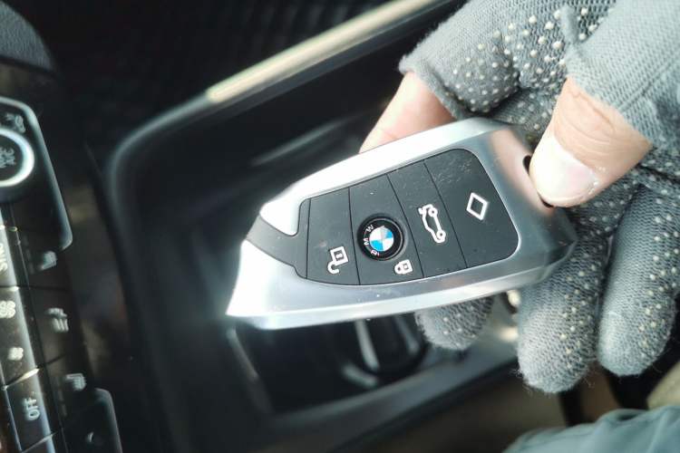 Used BMW X1 2016 sDrive18Li Premium Edition Vehicle Key