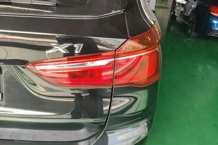 Used BMW X1 2018 xDrive20Li Luxury Edition Exterior 3