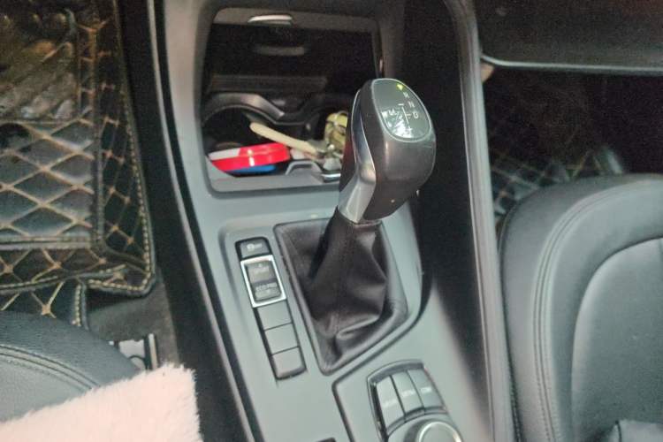 Used BMW X1 2018 sDrive20Li Leading Model Gear Lever