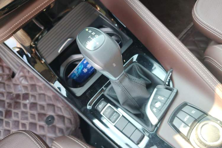 Used BMW X1 2018 sDrive18Li Luxury Model Gear Lever