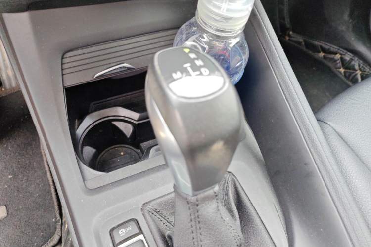 Used BMW X1 2018 sDrive20Li Leading Model Gear Lever