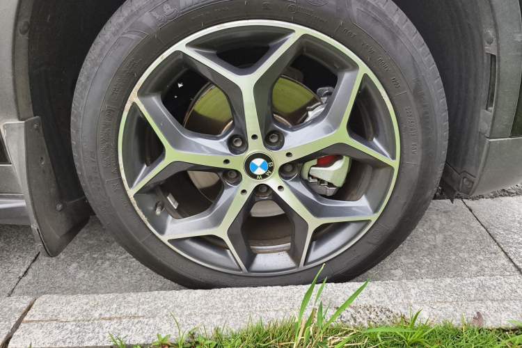 Used BMW X1 2018 sDrive18Li Luxury Model Right Front Wheel Hub