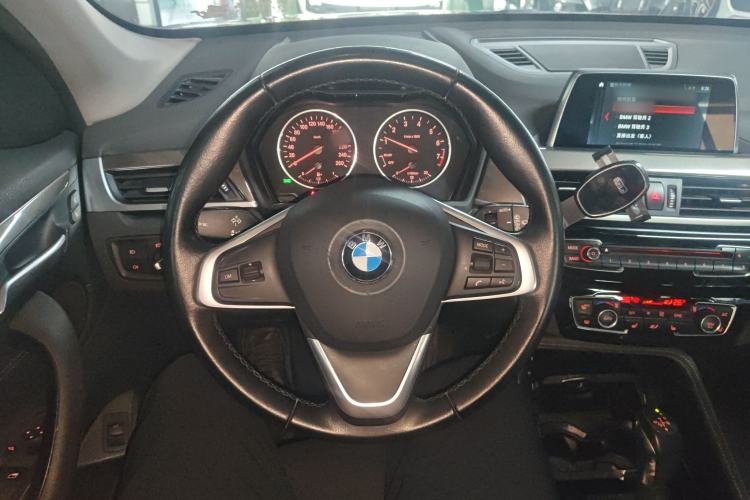 Used BMW X1 2018 xDrive20Li Luxury Edition Steering Wheel