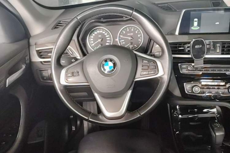 Used BMW X1 2018 xDrive20Li Luxury Edition Steering Wheel