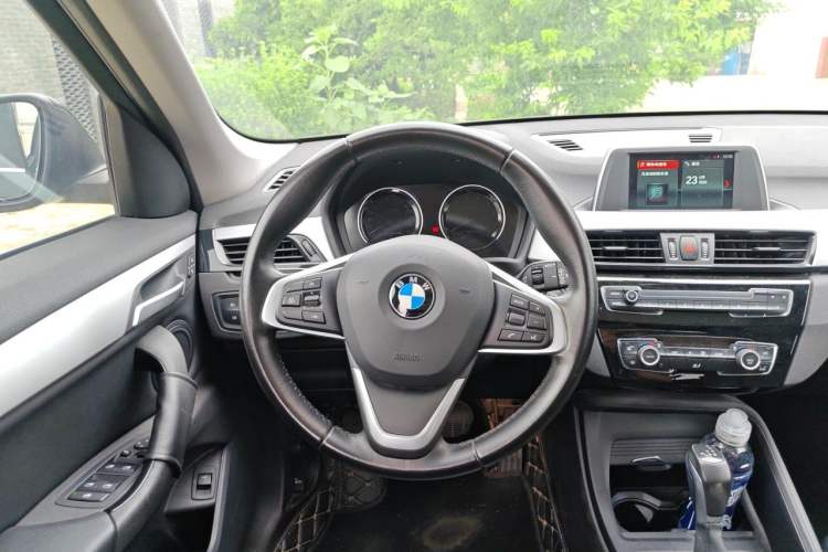 Used BMW X1 2018 sDrive20Li Leading Model Steering Wheel