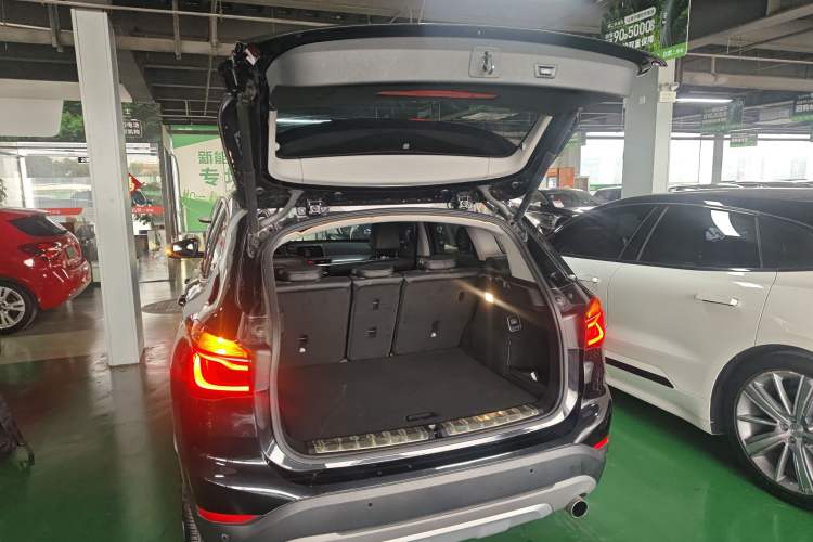 Used BMW X1 2018 xDrive20Li Luxury Edition Trunk