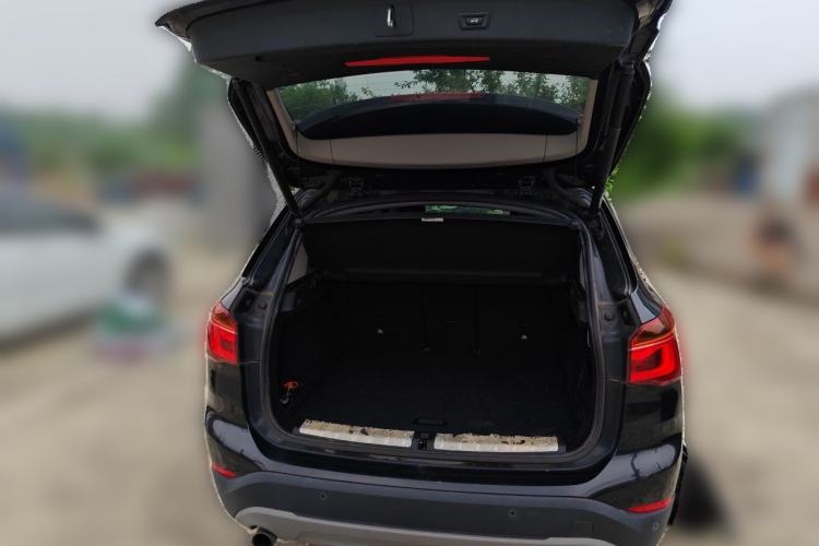 Used BMW X1 2018 sDrive20Li Leading Model Trunk