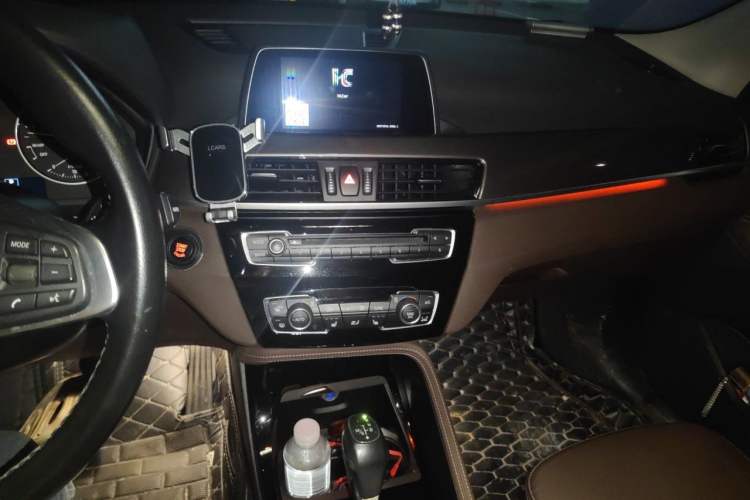 Used BMW X1 2018 xDrive20Li Luxury Edition Audio And AC Panel