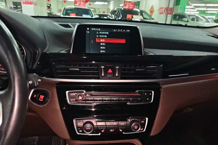 Used BMW X1 2018 xDrive20Li Luxury Edition Audio And AC Panel