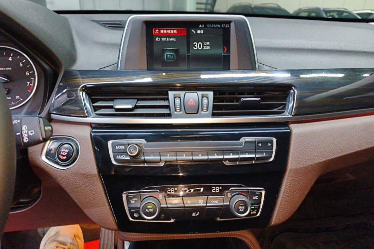 Used BMW X1 2018 sDrive18Li Luxury Model Audio And AC Panel